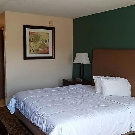 Hilltop Inn Pittsburgh Crafton Екстер'єр фото