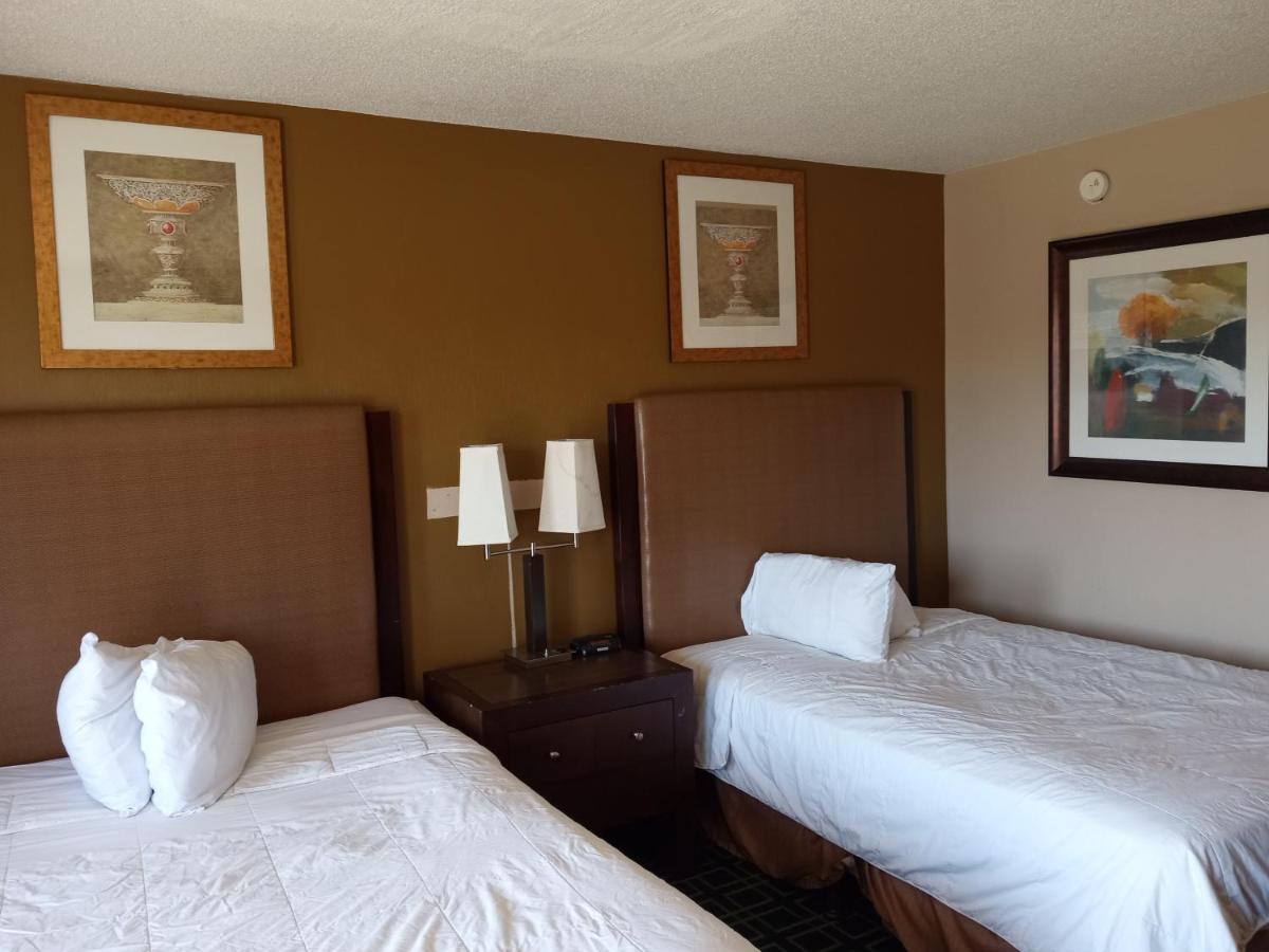 Hilltop Inn Pittsburgh Crafton Екстер'єр фото