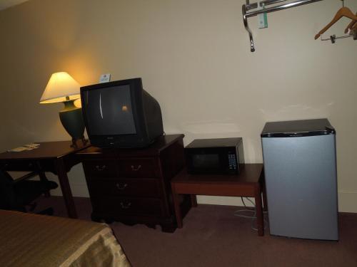 Hilltop Inn Pittsburgh Crafton Екстер'єр фото