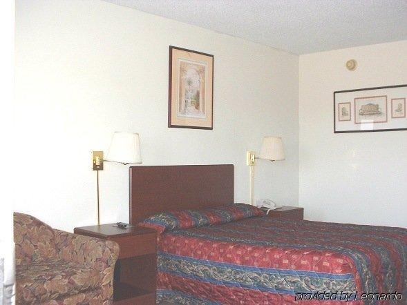 Hilltop Inn Pittsburgh Crafton Номер фото