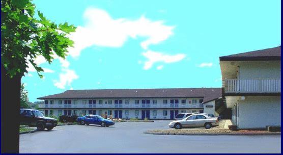 Hilltop Inn Pittsburgh Crafton Екстер'єр фото