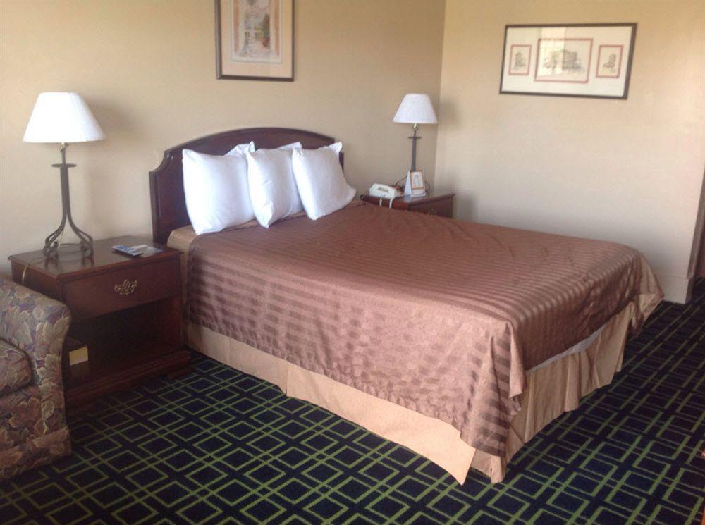 Hilltop Inn Pittsburgh Crafton Екстер'єр фото