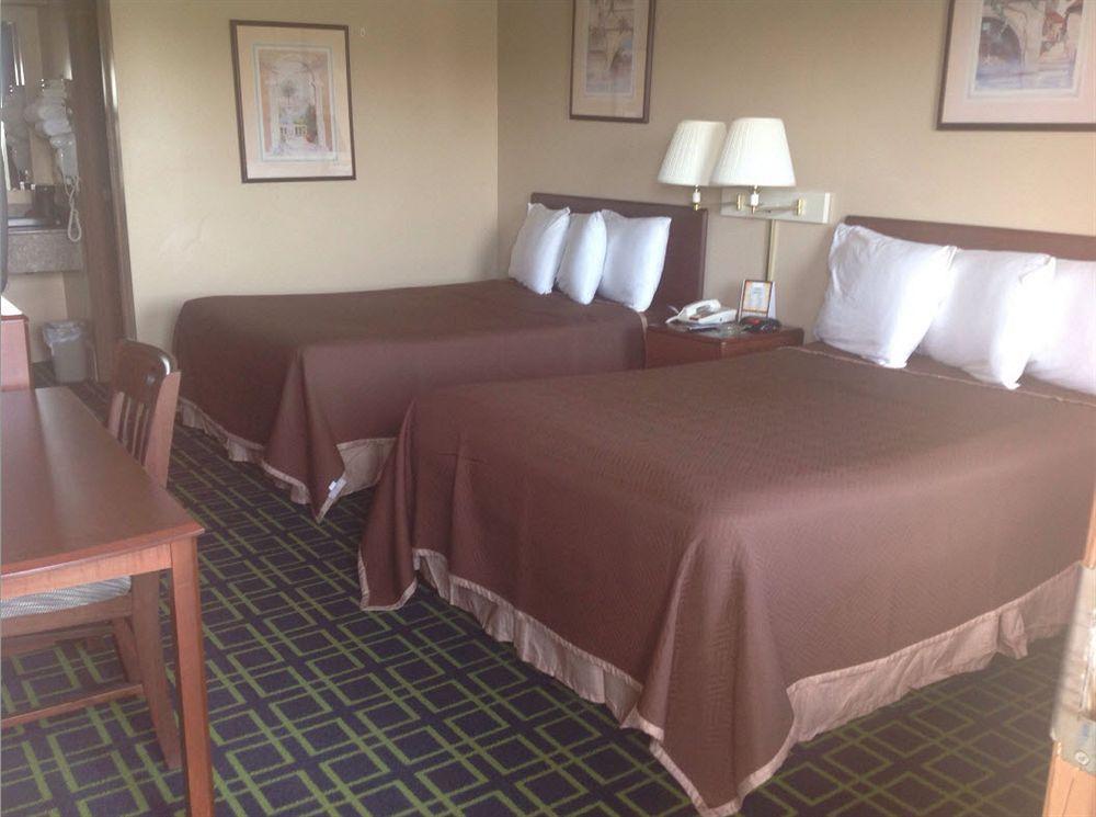 Hilltop Inn Pittsburgh Crafton Екстер'єр фото